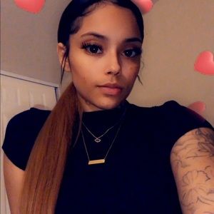 Meet your Posher, Olivia